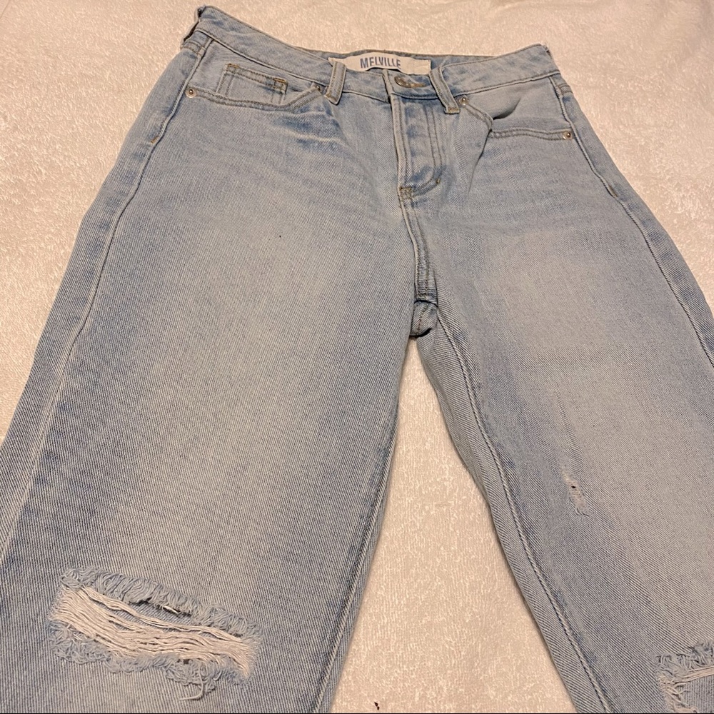 Brandy Melville Distressed Cropped Jean